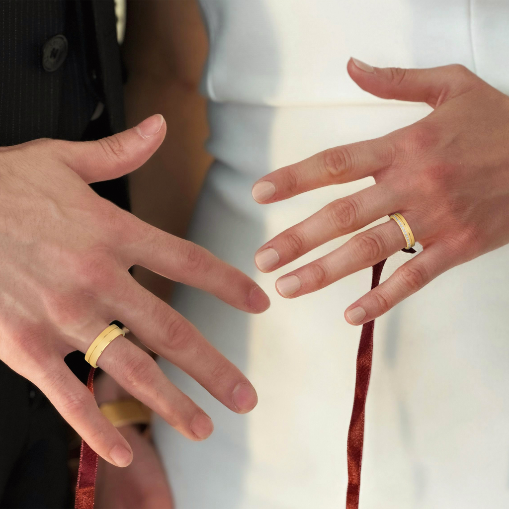 14k Gold Couple Rings – Classic Matching Wedding Bands with Diamond Accents, Elegant His and Hers Anniversary Gift (Copy)